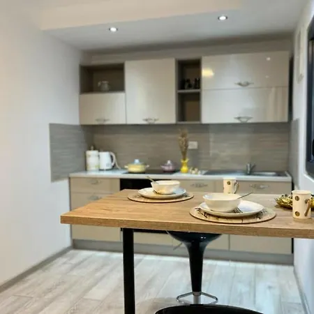 Unique V With Pool Vila