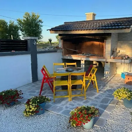 Unique V With Pool Vila Benkovac