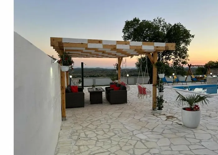 Unique V With Pool * Бенковац